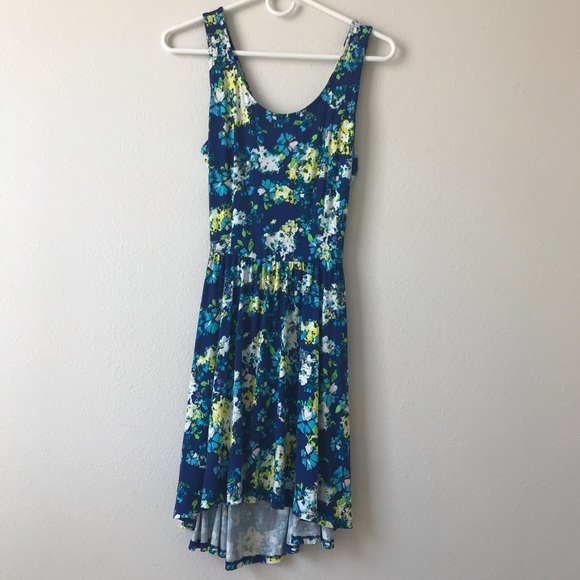 DRESS BUNDLE ✨ Cross-Back Floral Dress - Picture 1 of 2